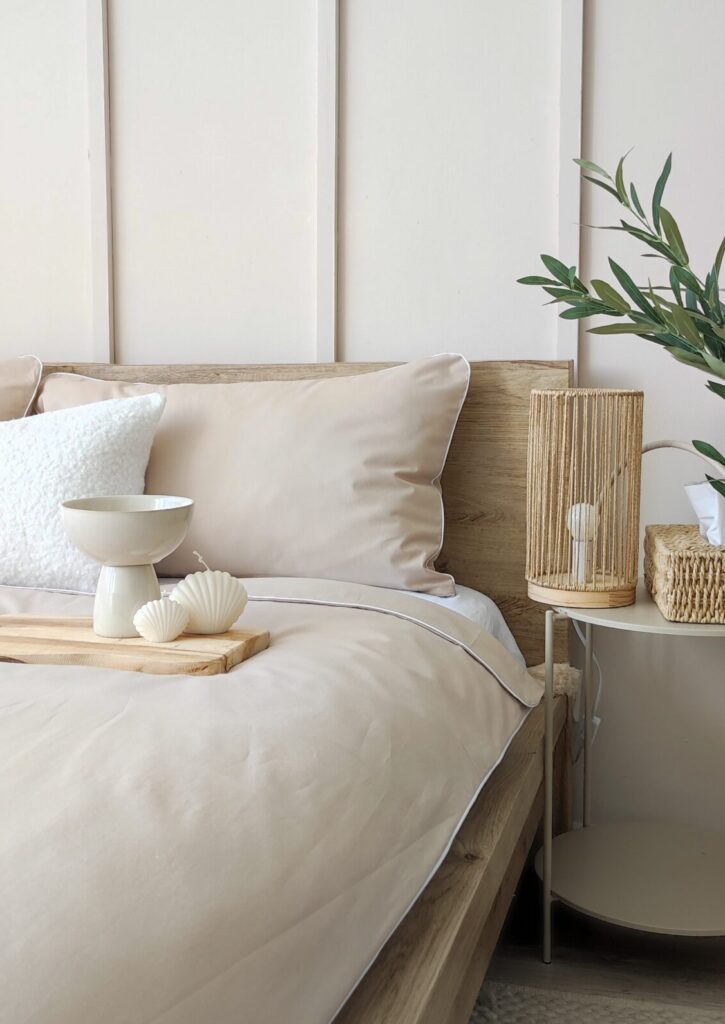 Czy warto zamawiać pościel szytą na zamówienie, pościel cappucino bawełniana z wypustką biała