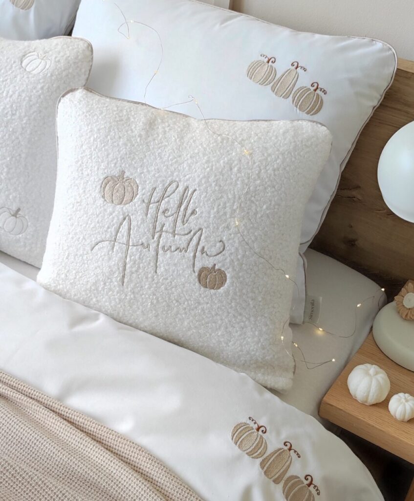Jesienna poduszka boucle Hello Autumn