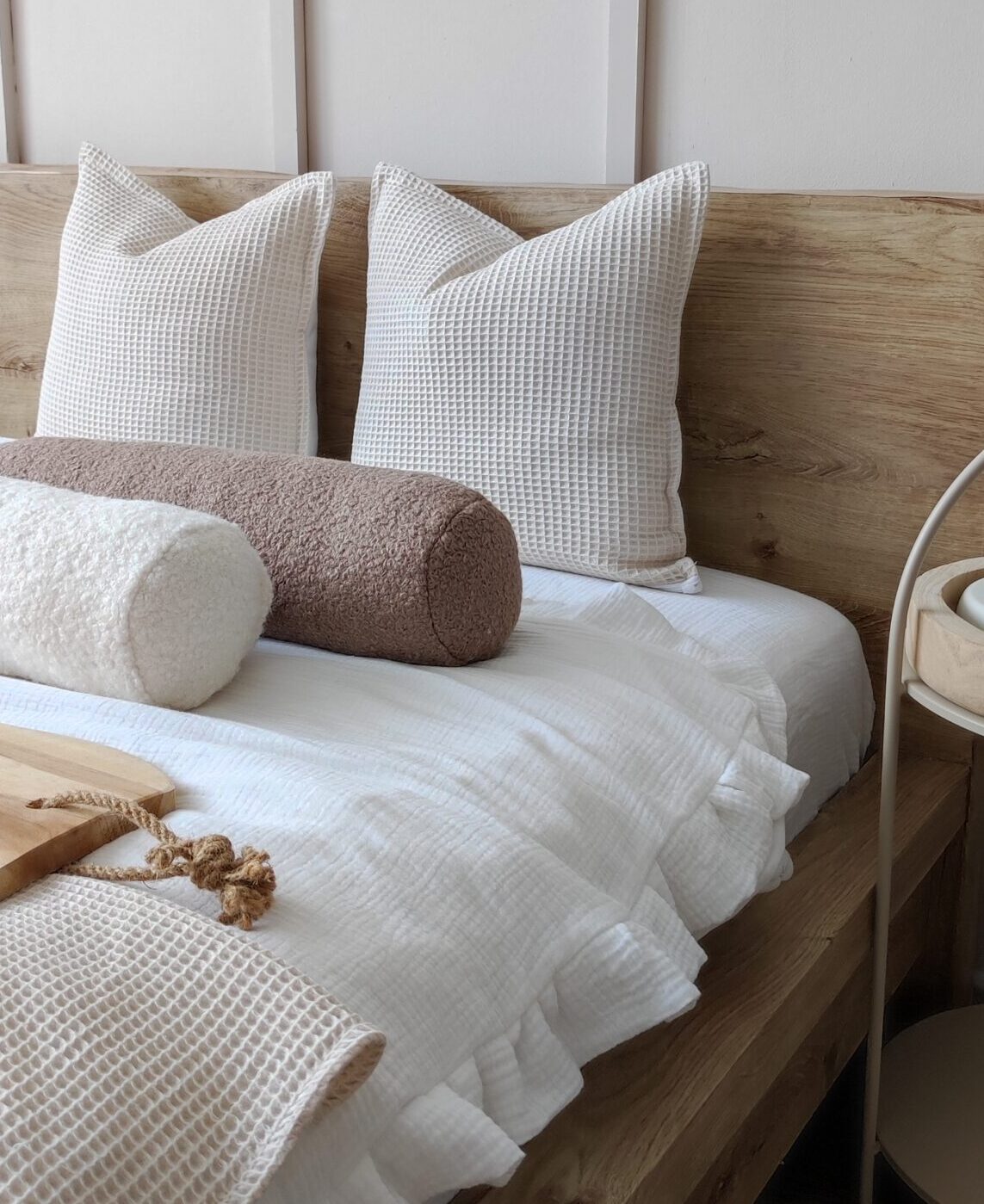 WAŁEK BOUCLE poduszka ozdobna BRĄZOWA 20x60 cm