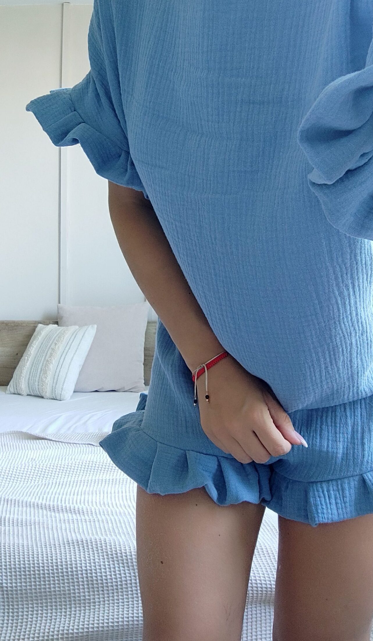 Muślinowa piżamka gładki NIEBIESKI z falbanką w koszulce i spodenkach