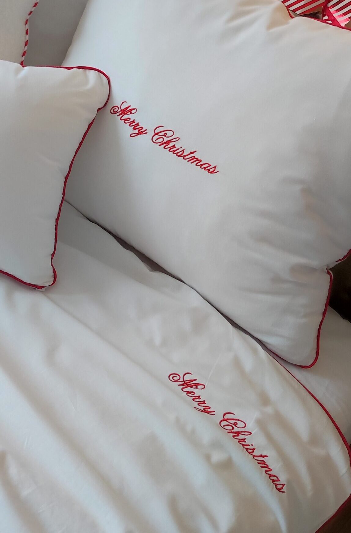 Zbliżebie na haft merry chrimstas, pościel świąteczna bawełniana