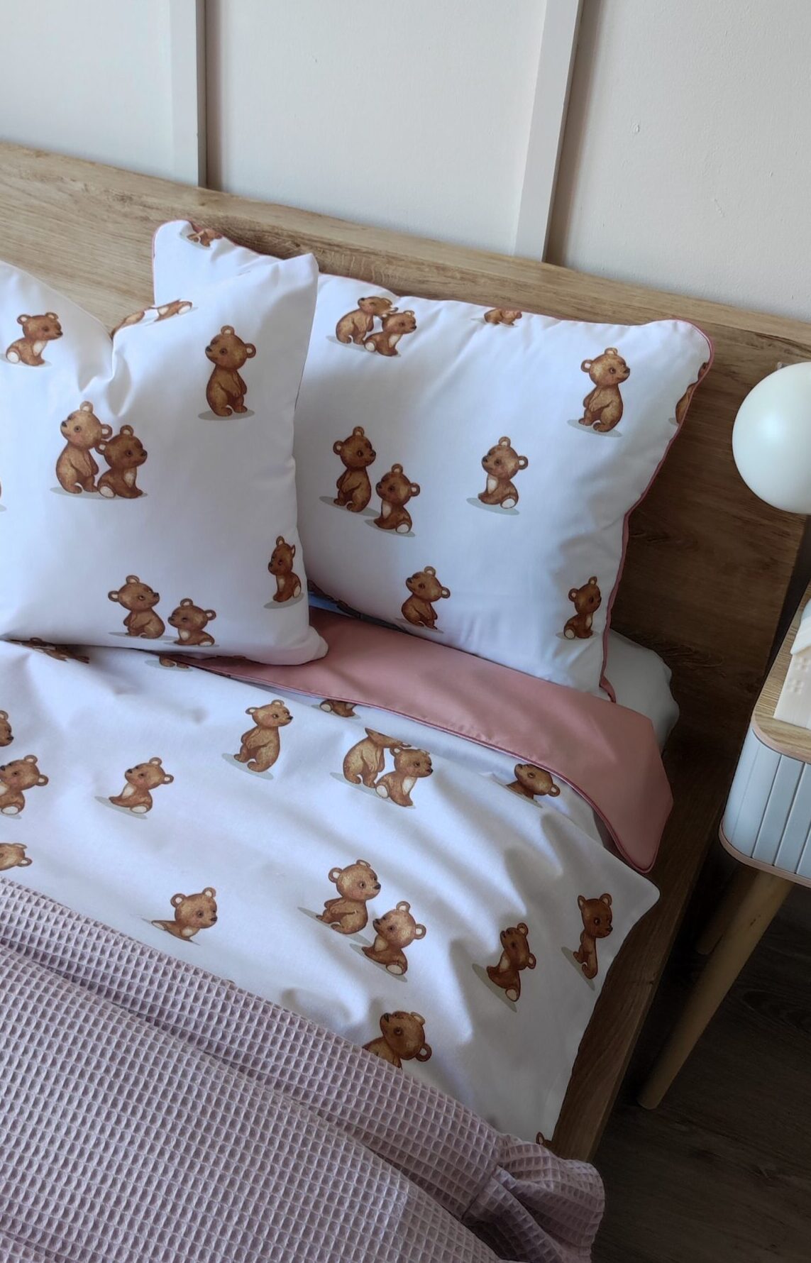 Dziecięca pościel w misie z wypustką pudrowy róż