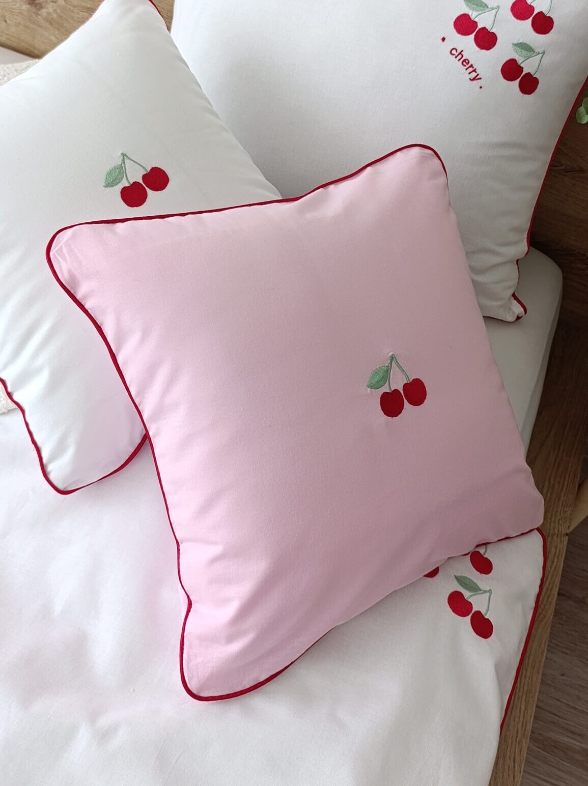 Pościel w wisienki Simonila - szycie na zamówienie