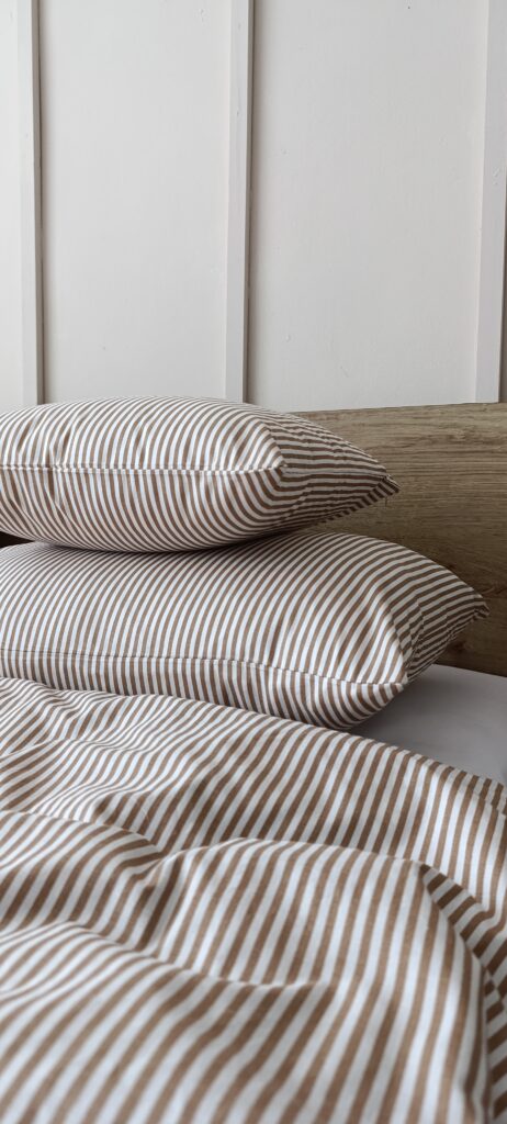 pościel bawełniana w biało-beżowe paski