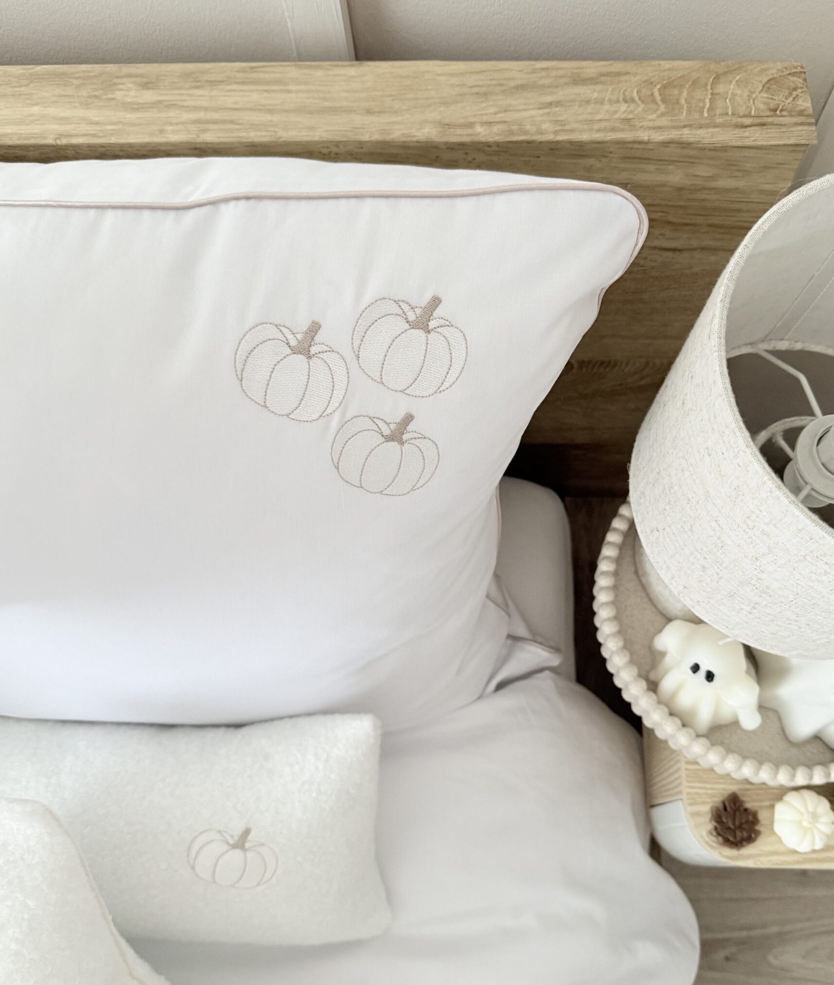 Biało-beżowy komplet pościeli z haftem dyni, bawełna premium