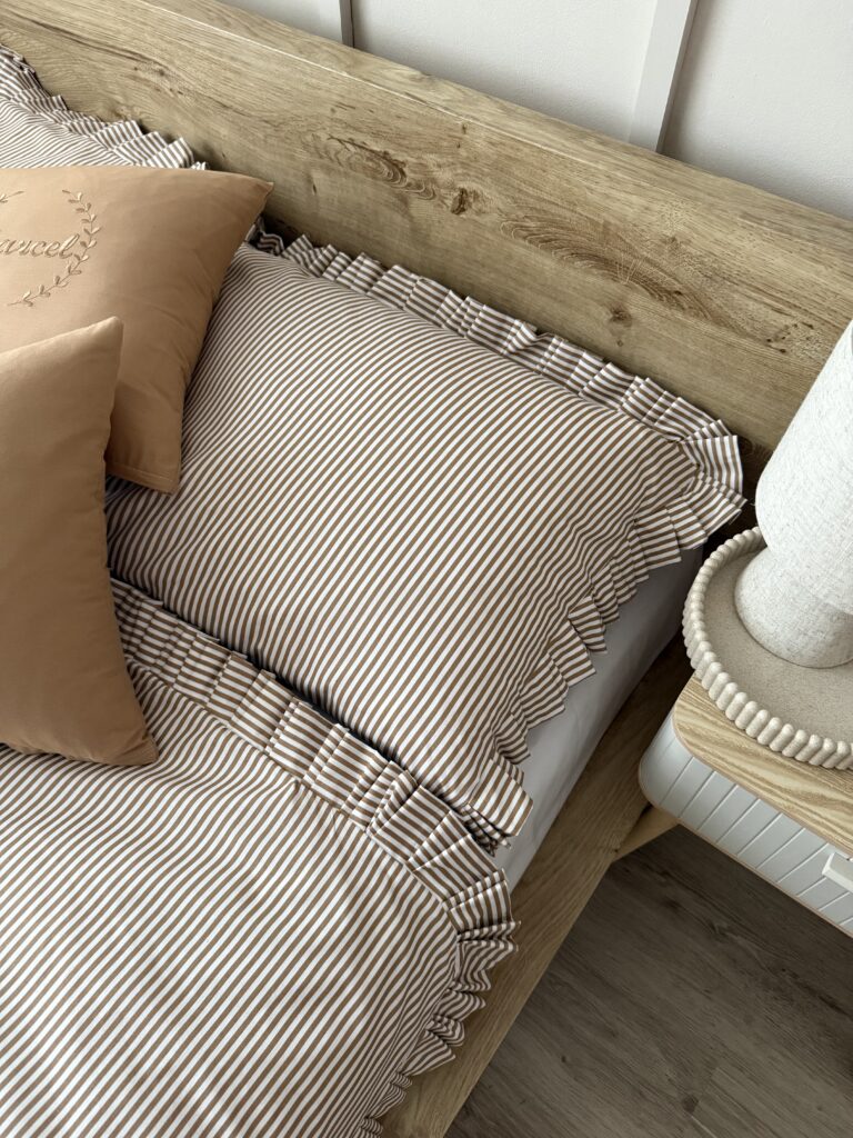 Pościel bawełniana w drobne beżowe paski Simonila