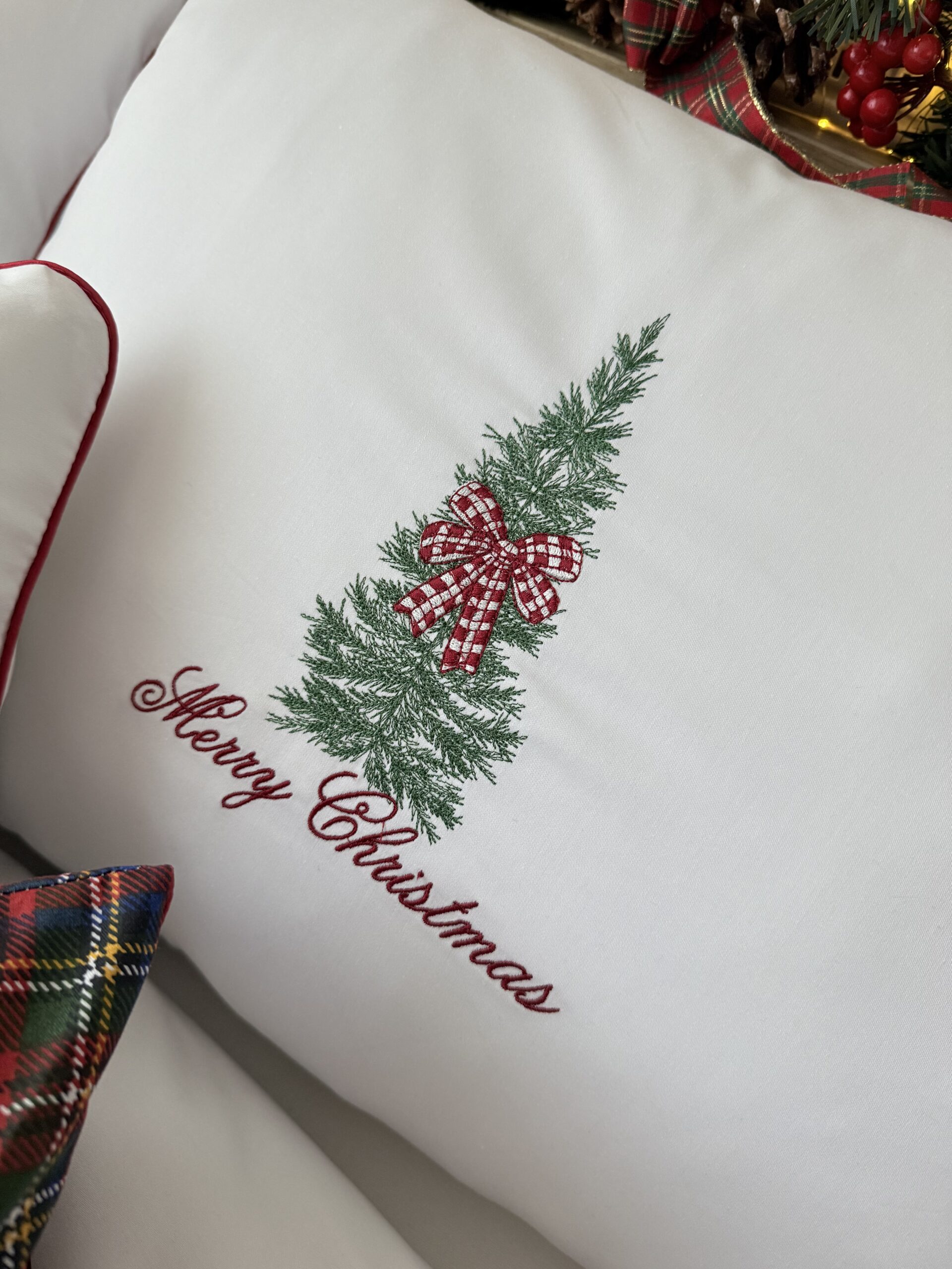 zbliżenie na haft choinki