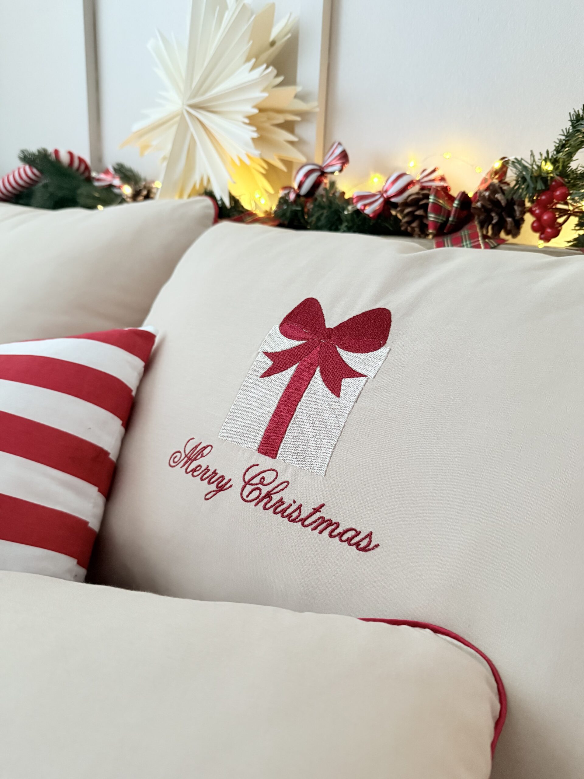 Świąteczna pościel prezent z kokardą czerwoną – komplet bawełniany Merry Christmas