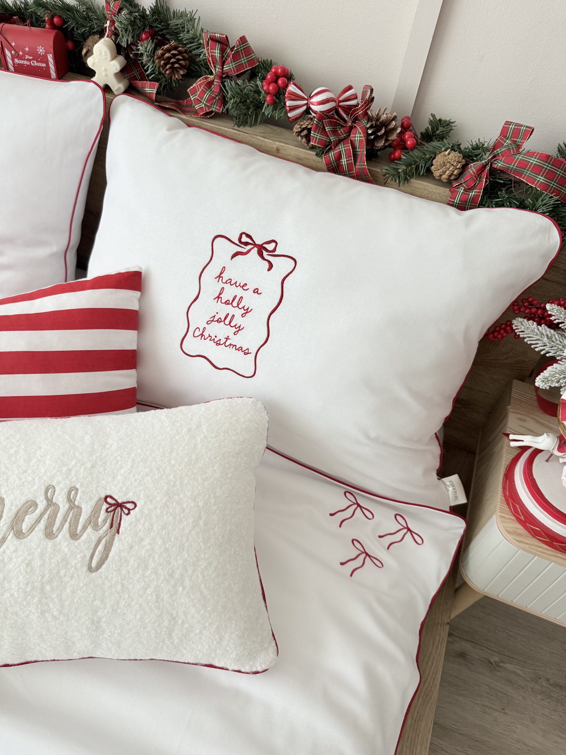 Świąteczna pościel z ramką i kokardą - komplet Simonila