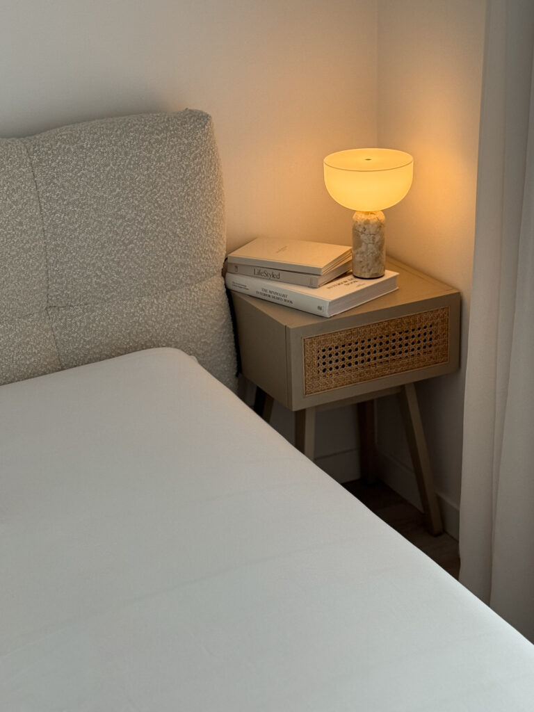 prześcieradło satynowe białe z gumką