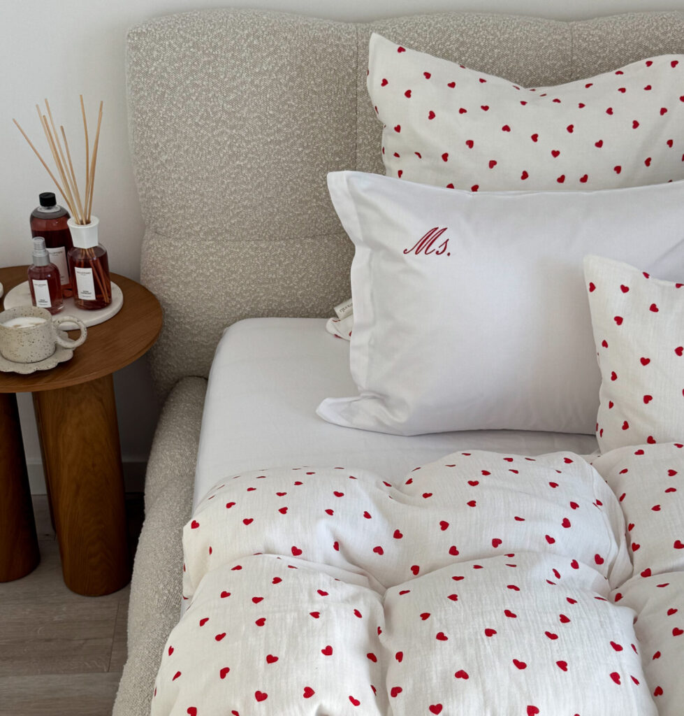 Pościel muślinowa w czerwone serduszka szyta na zamówienie Simonila