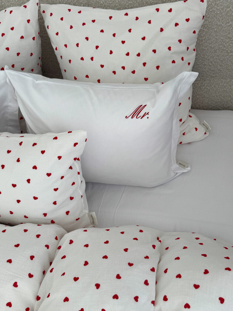 pościel satynowa Pure z haftem MR i MS