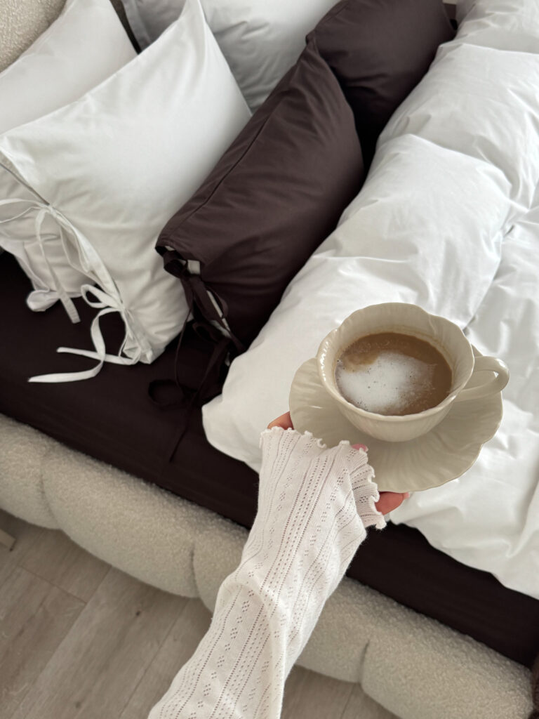  recznie-szyte-troczki-kokardki-poszewka-bawelniana-detal