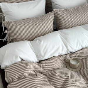 posciel-japandi-z-troczkami-bezowe-paski-bawełna-organiczna