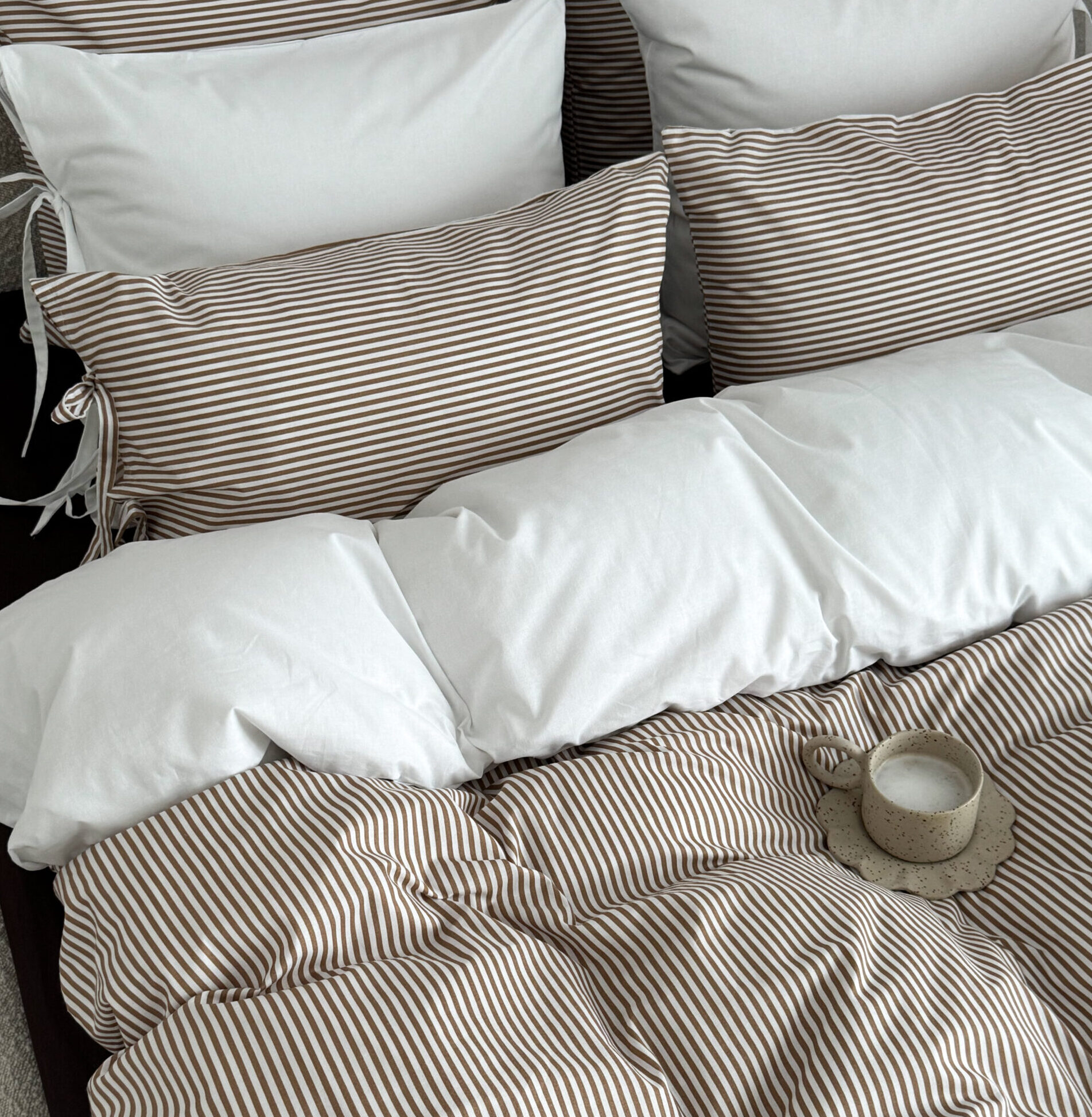 Pościel Japandi w beżowe paski z troczkami – Bawełna 100%