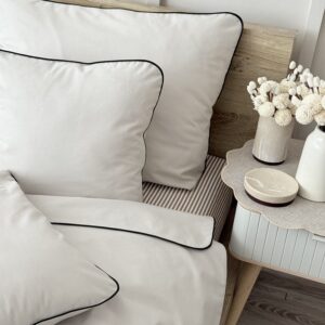 pościel chłodny beż styl japandi naturalna aranżacja