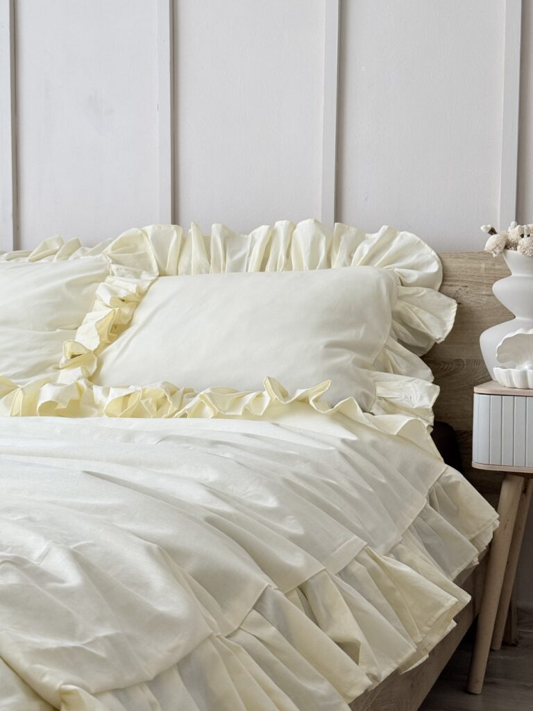 Elegancka pościel ecru masełko szyta na zamówienie w polskiej pracowni